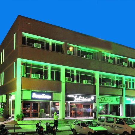 Hotel Solitaire Chandigarh - 10 Mins From Railway Station Kültér fotó