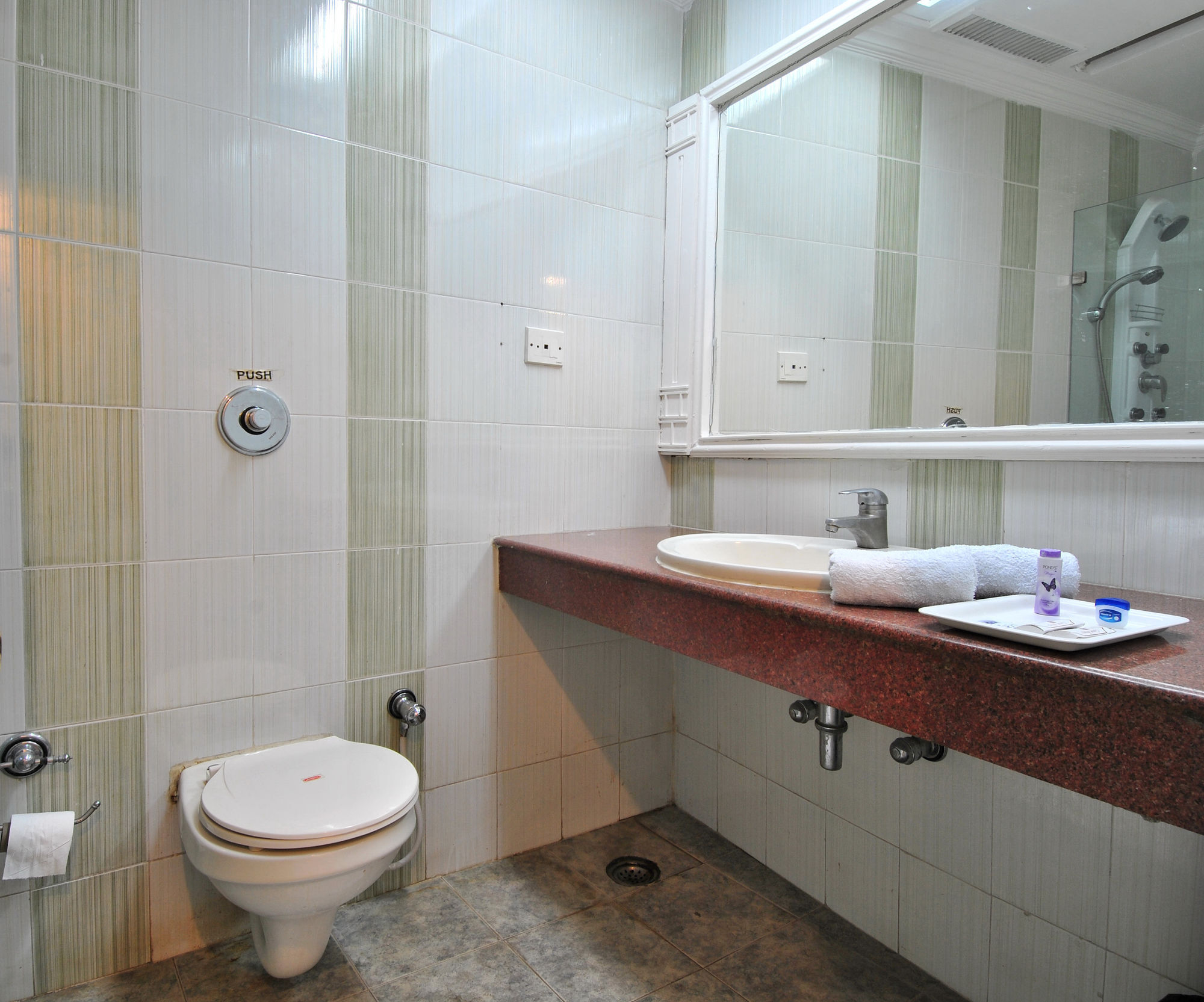 Hotel Solitaire Chandigarh - 10 Mins From Railway Station Kültér fotó
